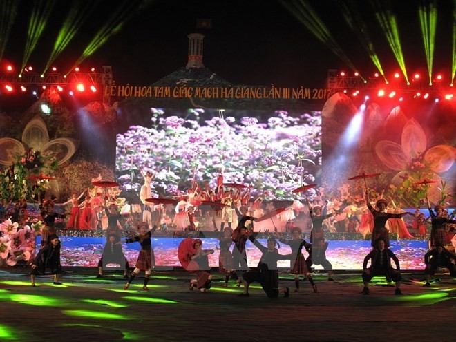 Ouverture du festival des fleurs de sarrasin du plateau calcaire de Dông Van - ảnh 1