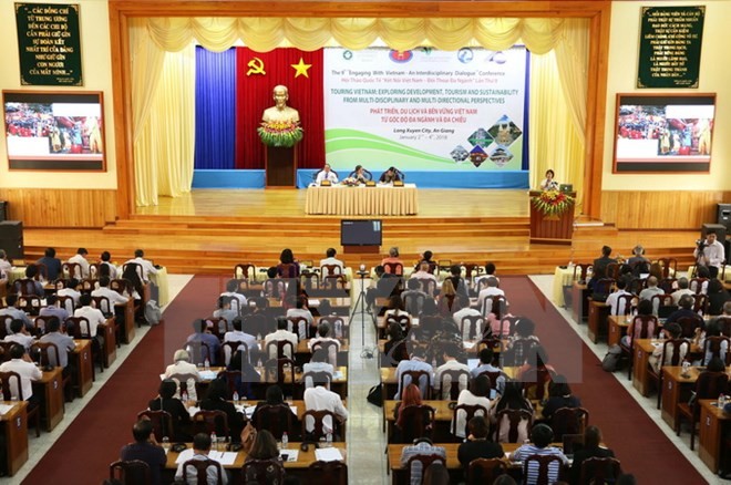 Colloque sur le développement durable du tourisme vietnamien - ảnh 1