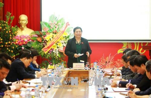 Tong Thi Phong travaille avec la Caisse de sécurité sociale du Vietnam - ảnh 1