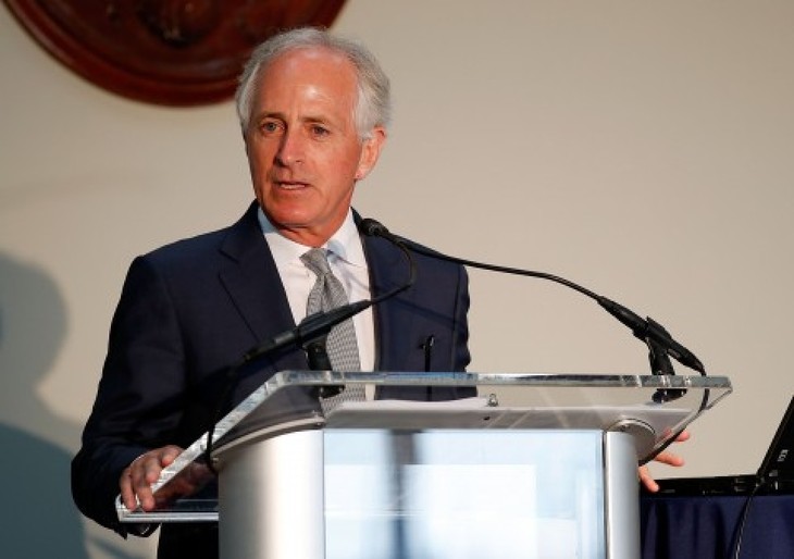 Bob Corker: Trump sortira en mai de l'accord avec l'Iran - ảnh 1