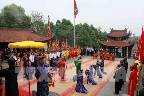 Ouverture de la fête des rois Hùng - ảnh 1