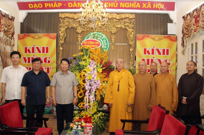 Voeux à l’occasion du Vesak - ảnh 1