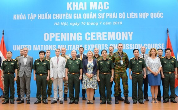 Atelier de formation pour les militaires participant aux opérations de maintien de la paix de l’ONU - ảnh 1