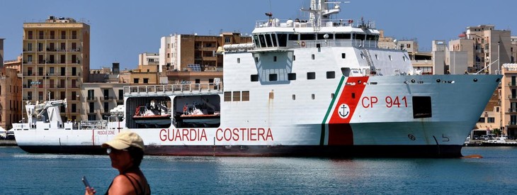 Italie: des migrants entament une grève de la faim pour demander au gouvernement de les accueillir - ảnh 1