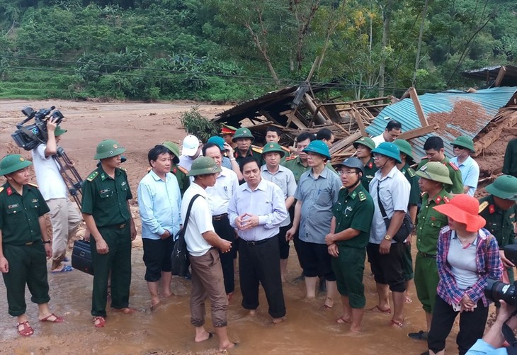 Pham Minh Chinh au chevet des victimes des crues - ảnh 1