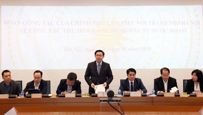 Vuong Dinh Huê se renseigne sur les investissements étrangers à Hanoï  - ảnh 1