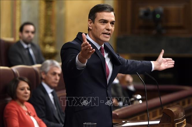 Pedro Sanchez prête serment devant le roi d'Espagne - ảnh 1