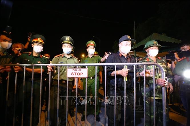 Fin du confinement dans le village de Ha Lôi, à Mê Linh - ảnh 1