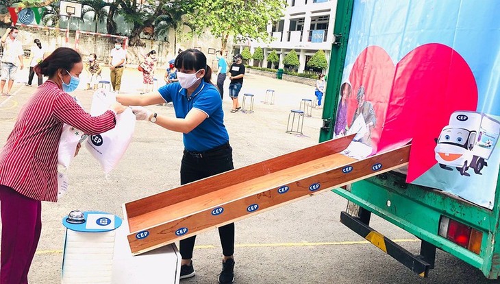 Les syndicats de Hô Chi Minh-ville aident les travailleurs en difficulté - ảnh 2