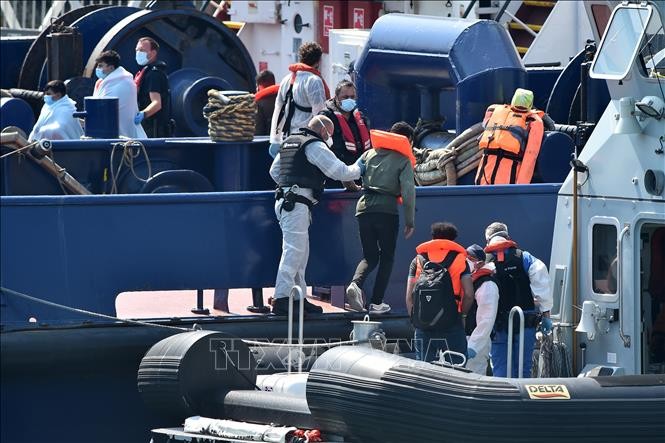 Traversées de la Manche : l'armée britannique renforce son soutien aux gardes-côtes - ảnh 1