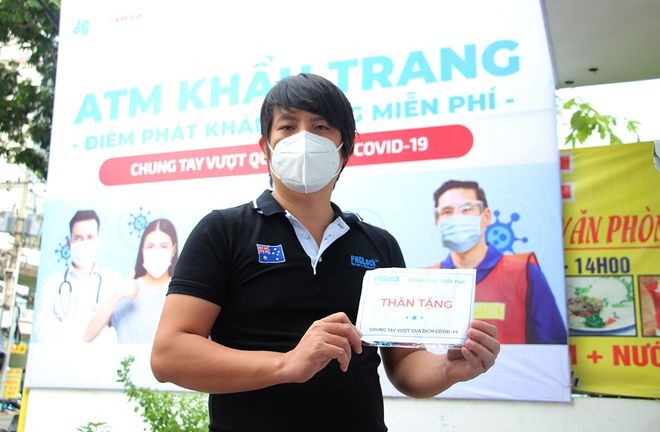 Hoàng Tuân Anh, l’inventeur de distributeurs de riz et de masques gratuits - ảnh 1