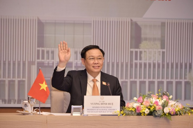 Première tournée en Europe de Vuong Dinh Huê en tant que président de l’AN - ảnh 1