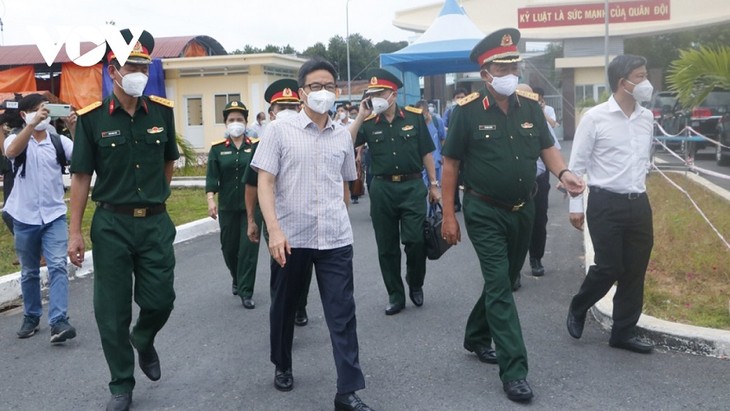 Covid-19: Vu Duc Dam en tournée d’inspection à Binh Duong  - ảnh 1