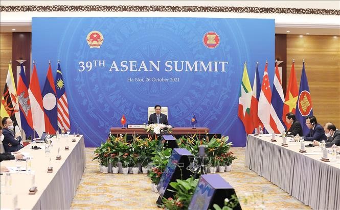 L’ASEAN se focalise contre la pandémie de Covid-19 et la relance post-Covid - ảnh 1