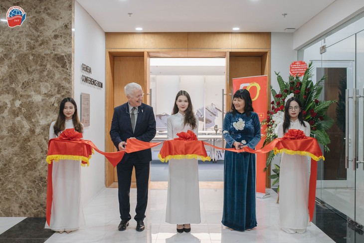 Inauguration de la salle de conférence Genève à Hanoi - ảnh 1