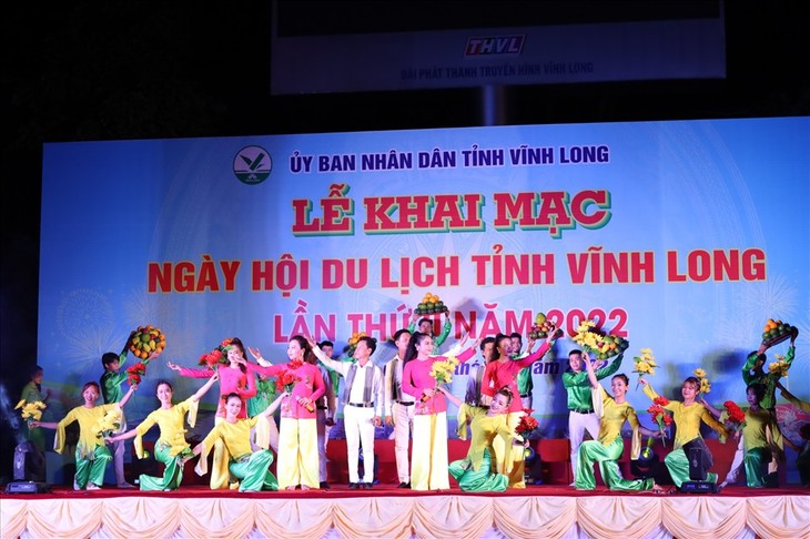 Ouverture de la fête touristique de la province de Vinh Long - ảnh 1