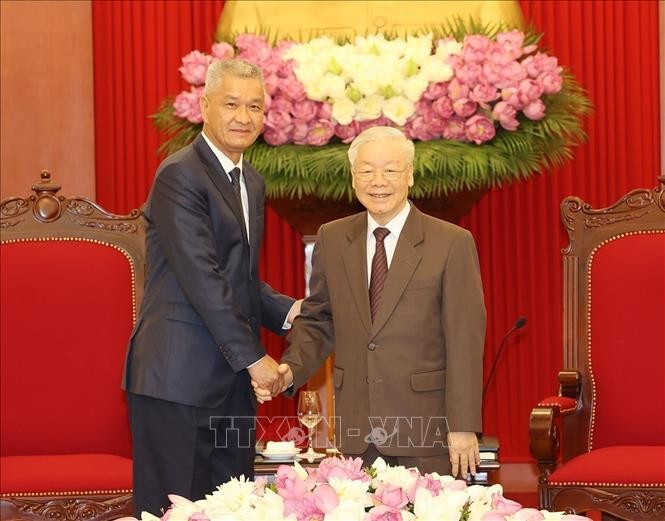 Anouphap Tounalom reçu par Nguyên Phu Trong - ảnh 1