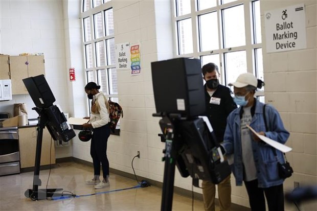 États-Unis: les républicains remportent 217 sièges, approchant l’objectif de contrôler la Chambre des représentants - ảnh 1