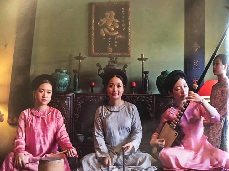 Pham Thi Huê, la passerelle entre le ca trù et la jeunesse - ảnh 2