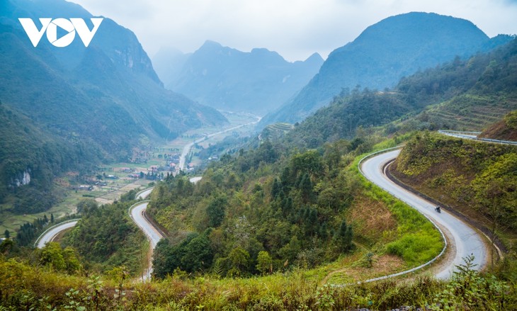 Vẻ đẹp của những cung đường đèo, dốc trên Cao nguyên đá - ảnh 5