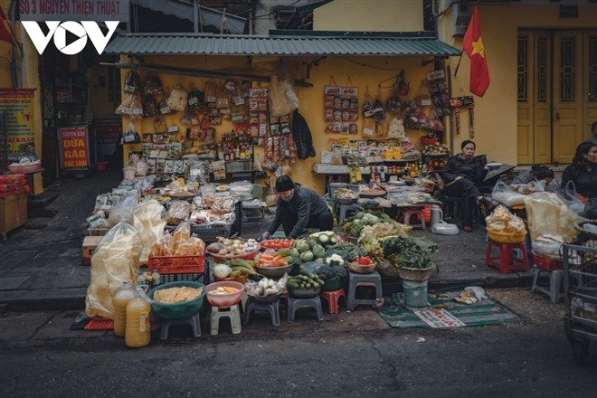 Hà Nội ngày giáp Tết hối hả mà trầm tư - ảnh 3