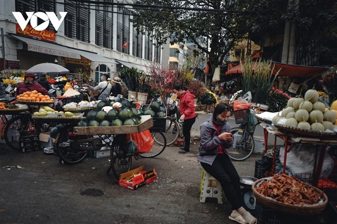 Hà Nội ngày giáp Tết hối hả mà trầm tư - ảnh 6