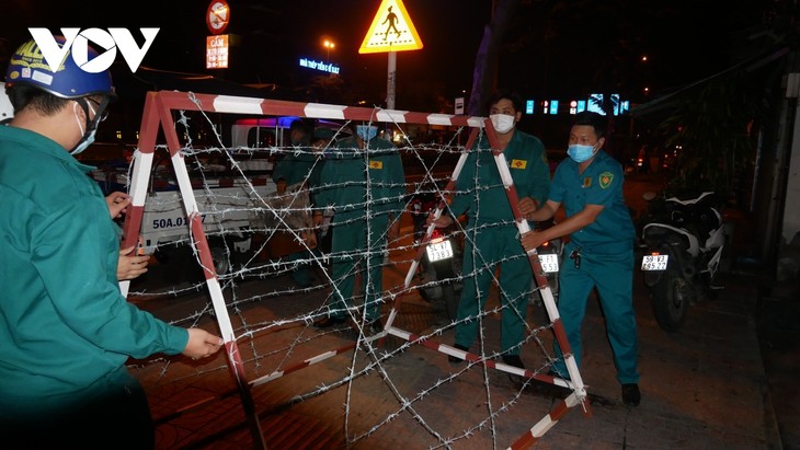 Thành phố Hồ Chí Minh bắt đầu thực hiện giãn cách xã hội - ảnh 1