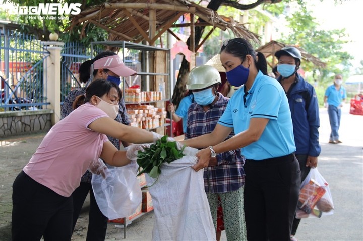 Nghìn hộ khó khăn ở Hội An xách giỏ đi chợ 'không tốn đồng nào' - ảnh 9