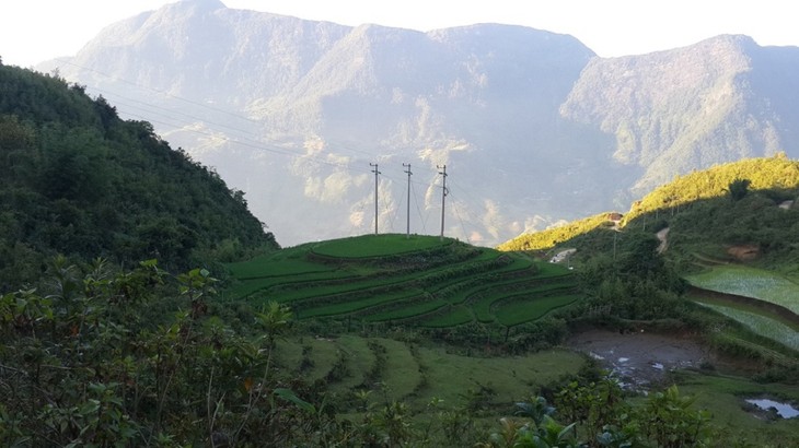 Hồ Séo Mý Tỷ, vẻ đẹp giữa núi rừng Tây Bắc - ảnh 2