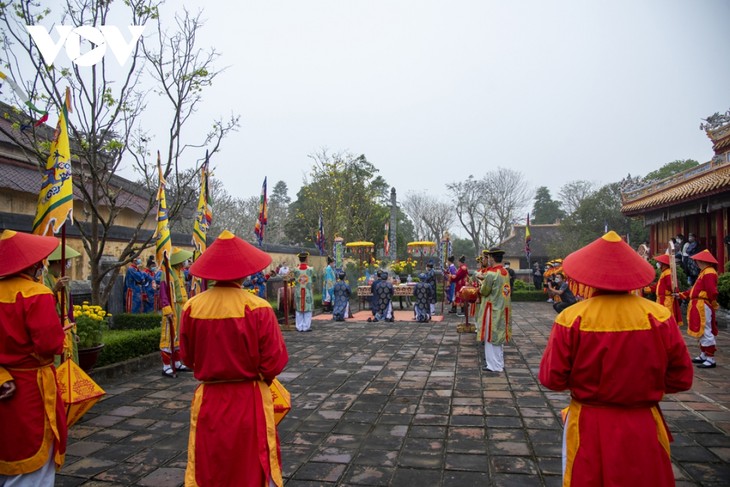 Lễ thưởng tiêu - dựng cây nêu đón Tết tại Huế - ảnh 2