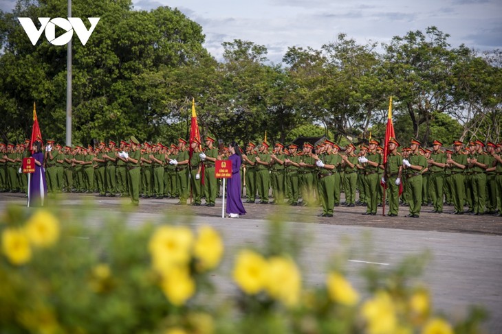 Những màn biểu diễn nghẹt thở tại Hội thi điều lệnh, bắn súng Công an nhân dân - ảnh 3