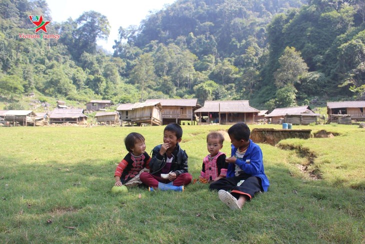 Khám phá ngôi làng nguyên sơ “Hang Táu”, Mộc Châu, Sơn La - ảnh 9