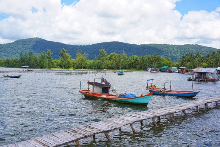 Khám phá làng chài Rạch Vẹm, Kiên Giang - ảnh 1