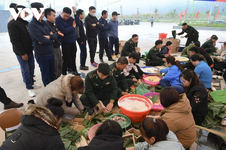 Ấm áp tình quân dân nơi biên giới Điện Biên - ảnh 15