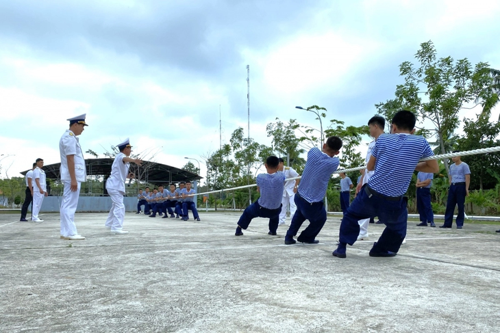 Người lính canh biển Tây Nam vui xuân đón Tết, sẵn sàng chiến đấu cao - ảnh 8