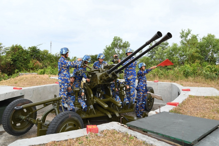 Người lính canh biển Tây Nam vui xuân đón Tết, sẵn sàng chiến đấu cao - ảnh 9