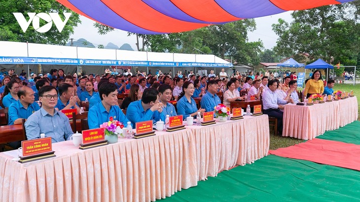 Tưng bừng ngày hội công nhân nơi vùng cao biên giới - ảnh 1