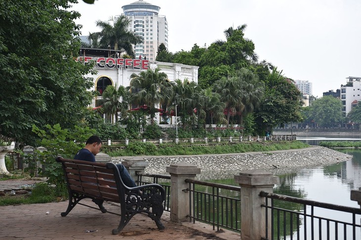 Cận cảnh hồ Hoàng Cầu tuyến phố ẩm thực. trình diễn sân khấu đêm mới của Hà Nội - ảnh 4