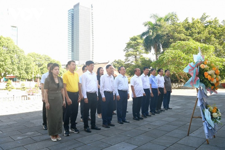 Lãnh đạo VOV dâng hương tưởng niệm Bác Hồ tại Thanh Hóa - ảnh 1