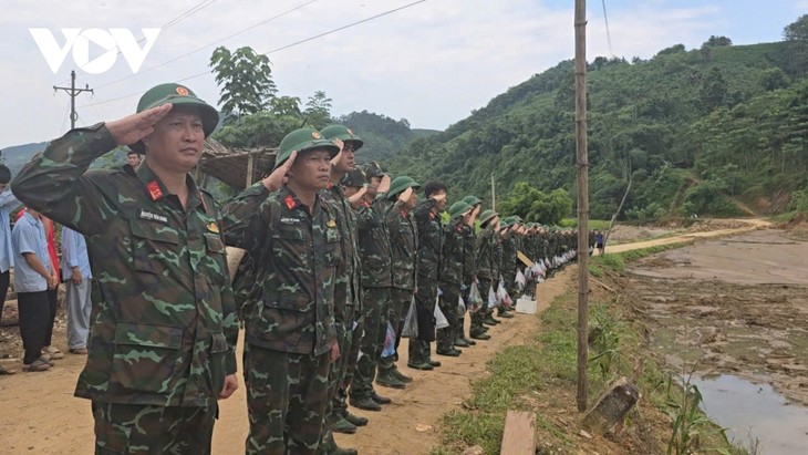 Xúc động ngày bộ đội chia tay Làng Nủ - ảnh 5