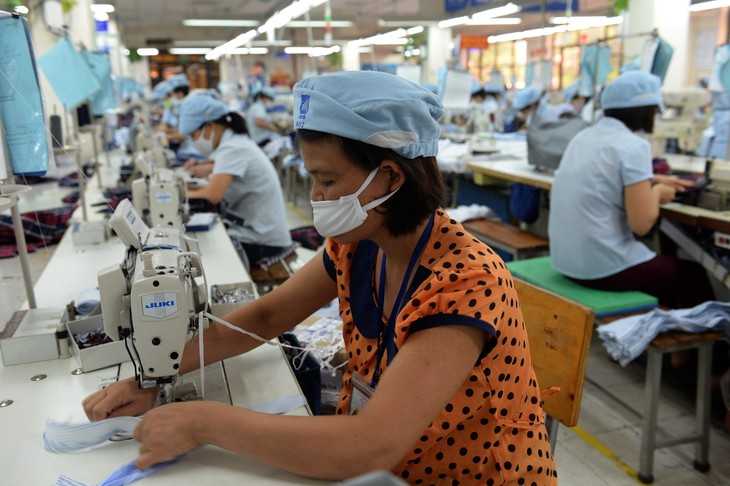 Boosting labor productivity for greater competitiveness  - ảnh 1