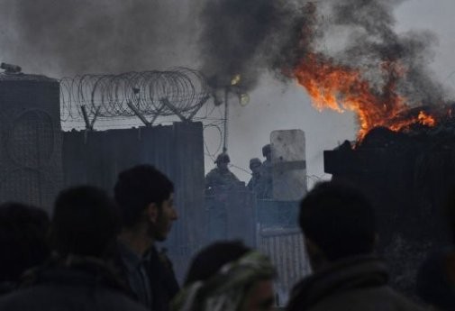 コーラン聖典の焼却をめぐる問題 - ảnh 1