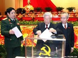 役職者の信任投票に関する決議案 - ảnh 1