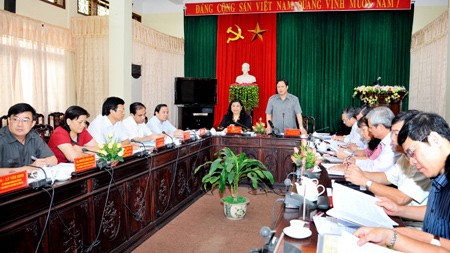 フオン国会副議長、トェンクアン省を視察 - ảnh 1