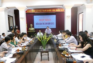 国家児童フォーラム2013　8日　開幕 - ảnh 1