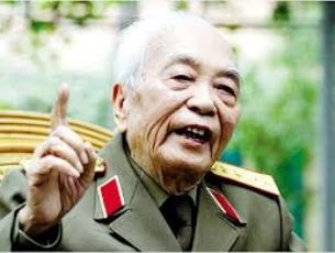 チョン書記長ザップ将軍の長寿を祝う - ảnh 1