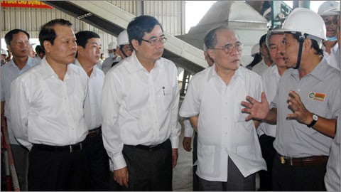 フン国会議長、アンザン省を訪れる - ảnh 1