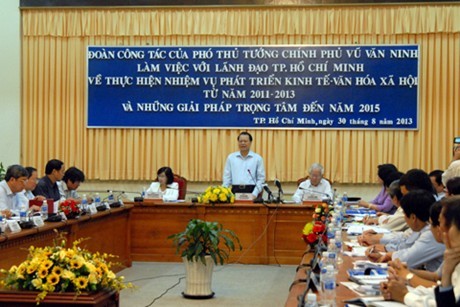 ニン副首相、ホーチミン市の指導部と会合 - ảnh 1