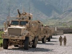 NATO軍空爆で民間人16人死亡 - ảnh 1