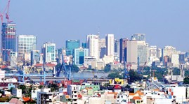 「2011年から2015年の経済社会発展5カ年計画の半期」を評価するシンポ - ảnh 1